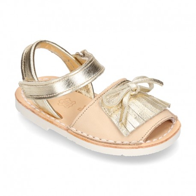 Menorquina Velcro Con Flecos En Piel Extra Suave Y Piel Metalizada. 21 Oro