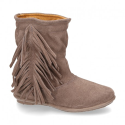 Bota Con Flecos Laterales En Piel Serraje. 28 Gris..- características