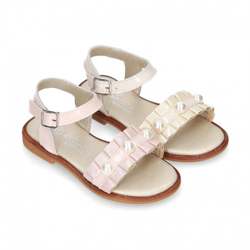 Sandalia Niña En Piel Ante Metalizado Con Diseño Con Pliegues Y Perlas. 25 Rosa en oferta