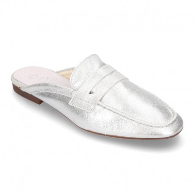 Mocasín Destalonado Tipo Mule En Piel Metalizada. 38 Plata