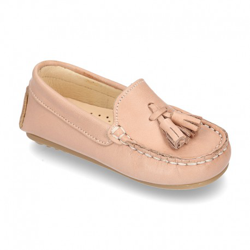 Mocasín Peques Con Borlas En Piel Extra Suave En Colores Pasteles. 24 Camel en oferta