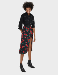 Ver Bershka Falda midi de flores Mujer L Negro y sus características Bershka Falda midi de flores Mujer L Negro precio