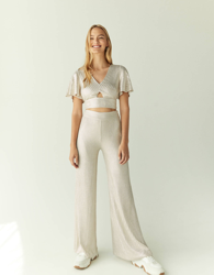 Compra Bershka Pantalón palazzo con hilo metalizado Mujer L Plata al mejor  precio - Shoptize