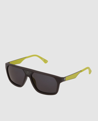 Fila - Gafas De Sol De Hombre Rectangulares En Negro Con Varillas En Verde Lima características