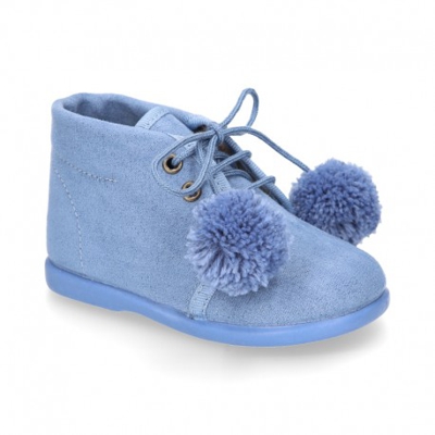 Botita Clásica Niños En Serratex Con Pompones. 23 Azul Medio