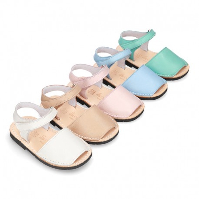 Menorquina Velcro Colores Pasteles En Piel Extra Suave. 18 Crudo