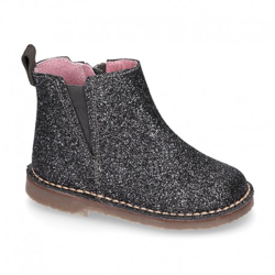 Botín Niña Con Elástico Y Cremallera En Piel Glitter. 29 Gris características