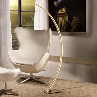 Pie de salon en dorado ARCUS led de Schuller