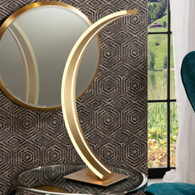 Sobremesa ARCUS dorada, con led integrado de Schuller