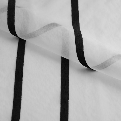 Tissus voilage translucide blanc à rayures fil chenille noires