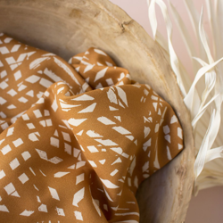 Tissu crêpe de viscose Shade ochre - Atelier Brunette en oferta