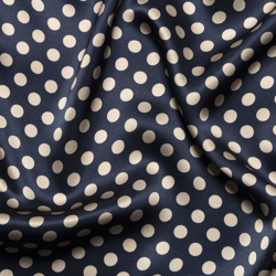 Tissu satin de soie bleu marine imprimé pois 100% Italie en oferta