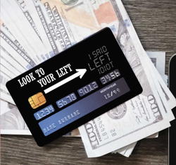 Regardez votre stickers de carte de crédit gauche características