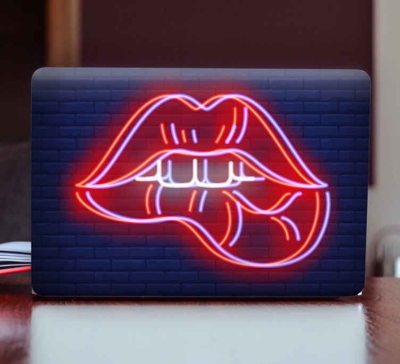 Sticker PC Lèvres rouges mordant