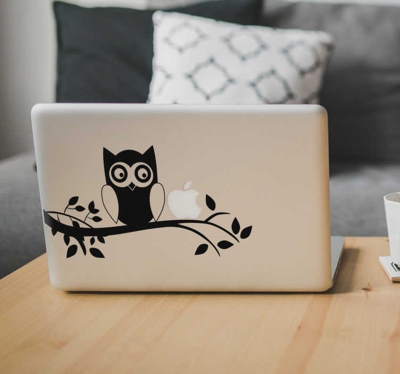 Autocollant pour ordinateur portable hibou sur branche