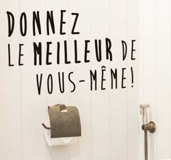 Sticker toilettes texte características