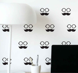Sticker Mural Personalisé sticker de moustache et de lunettes características