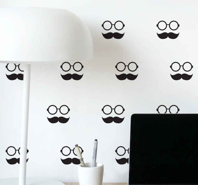 Sticker Mural Personalisé sticker de moustache et de lunettes
