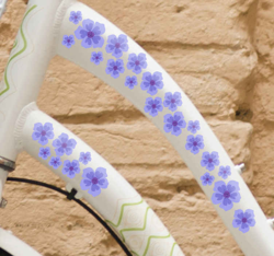 Autocollant vélo Petites fleurs violettes en oferta