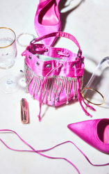 PRETTYLITTLETHING - Mini sac à main satiné rose à strass, Rose Flash precio