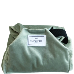 The Flat Lay Co. Drawstring Bag - Sage Green Velvet características