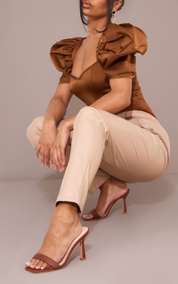 Mules carrées pointure large en similicuir chocolat effet matelassé à petits talons, Chocolat