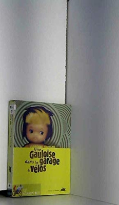 Une Gauloise dans le garage à vélos