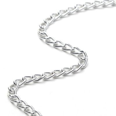 Chaînette argentée