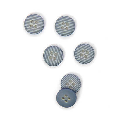 Boutons striés 2 trous bleu moyen 14 mm