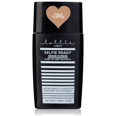 Fond de teint mat couvrance moyenne Lottie London 28 ml (différentes teintes disponibles) - Pale Toffee