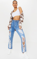 PRETTYLITTLETHING Jean boyfriend bleu moyennement délavé usé, Délavage bleu moyen en oferta