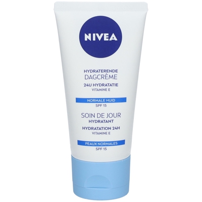 Nivea 24h Boost d'Hydratation + Fraîcheur Soin de Jour Spf15