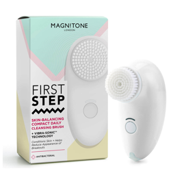 Magnitone London First Step Skin-Balancing Compact Cleansing Brush - White precio