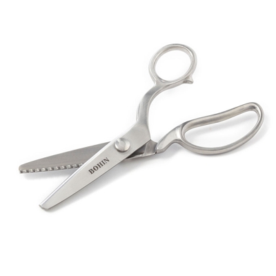 Ciseaux cranteurs avec étui