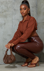 Mini sac à main froncé chocolat, Chocolat características