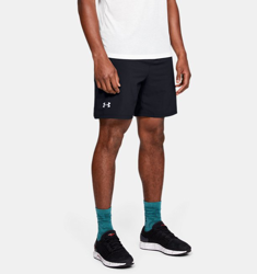 Short UA Launch SW 17 cm da uomo en oferta