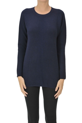 Rouned neckline pullover