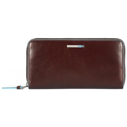 Blue Square Portafoglio Da Donna Con Portamonete E Porta Carte Di Credito, Mogano Pd3229b2 / mo Dimensioni: 18 x 9,50 x 2,50 cm Peso: 130g características