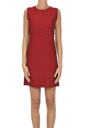 Studded dress características