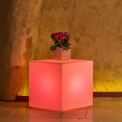 Lampada Cubo In Resina Quadrato H40 Luce Rossa 40x40Cm - IDRALITE