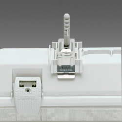 998072 staffa singola a plafone monolampada 937 per fissaggio plafoniere - Disano en oferta