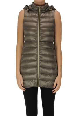 Sleeveless down jacket