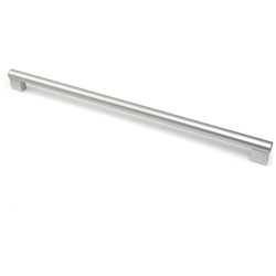 REI - Maniglia stile contemporaneo, Alluminio, Anodizzato Opaco, 632mm interasse. Marchio en oferta