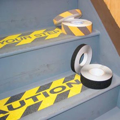 Banda Adesiva Antiscivolo Giallo Nera Scritta Caution - NCB