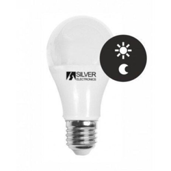 Silver - Lampadina SENSORE LED E27 7W 5000K Giorno/Notte precio