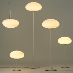 GUBI Stemlite piantana, grigio, 150 cm en oferta