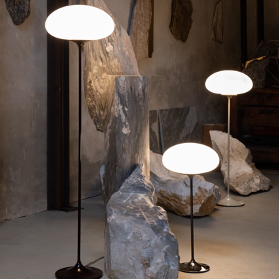 GUBI Stemlite piantana, nero-rosso, 150 cm