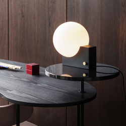 AndTradition Journey SHY1 lampada da tavolo, nero en oferta