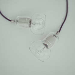 AndTradition Bulb SR1 sospensione, cavo nero en oferta