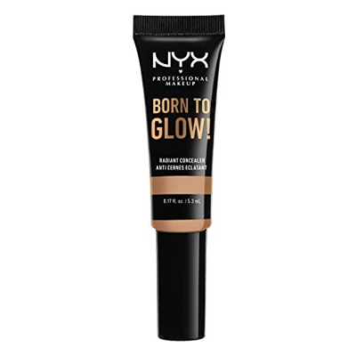 Nyx Professional Make Up Correttore Illuminante Born to Glow, Arricchito con Microperle, Minimizza le Occhiaie, Illumina e Definisce, Tonalità: Medium